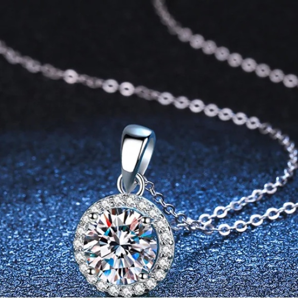 MOISSANITE 2 CARAT ROUND STONE NECKLACE WITH HALO GRA CERTIFIED - Picture 4 of 7